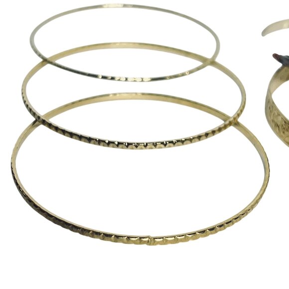 Lot Of 5 Gold Tone Bangle Bracelets With Floral & Textured Designs (6114) - Picture 2 of 3